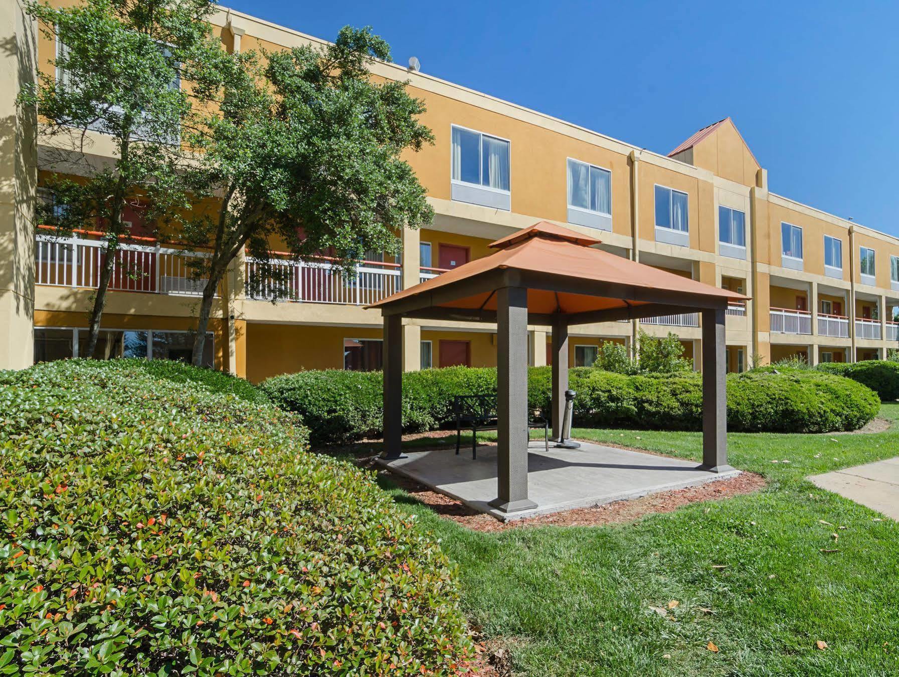 Surestay Plus Hotel By Best Western Durham Medical Center 외부 사진